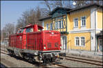 GKB DH 1100.1 vor dem Bahnhofsgebäude in Lieboch am 22.2.2025 