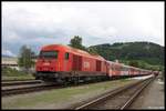 2016046 steht hier am 14.5.2017 mit ihrer Citybahn Garnitur im Bahnhof Sankt Paul bereit. 