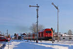 Abgesehen von Triebwägen ist die Mattigtalbahn fest in der Hand der Baureihe 2016. Hier im Bild verlässt die 2016.065 mit REX 5871 den Bahnhof Munderfing in Richtung Braunau. (08.02.2019)