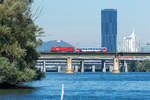 2016 039 und 5047 überqueren die neue Donau in Wien in Richtung Simmering. Die Aufnahme entstand am 05.09.2020.