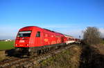 Die einzige 2016-er Werbelok - die 2016 001 - mit dem Zug 4330 von Komárno nach Bratislava hl.
