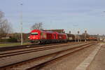 Mit knapp 1000t hatten die 2016 062 und 2016 085 mit dem DG44352 von Szentgotthard nach Graz Vbf nicht so viel zu tun als die beiden knapp 2500PS starken Loks aus dem Bahnhof Fehring beschleunigen und der Abendsonne des 7.4.2022 entgegenfahren.