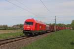 Mit einem Verschubgüterzug von Kalsdorf nach Retznei fährt am 23.4.2026 die 2016 088 kurz hinter Werndorf ihrem Ziel entgegen.
Hier ist einer der eingleisigen Abschnitte der Südbahn, der im Früh- und Abendverkehr oft ein Nadelöhr ist.