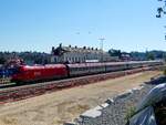 2016 009-0 durchf�hrt mit EC1218 den im Umbau befindlichen Bahnhof Ried in Richtung M�nchen; 260627