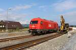 Im Bahnhof S�ding-Mooskirchen an der K�flacherbahn steht am 21.7.2026 die 2016 081 als Arbeitszuglok.