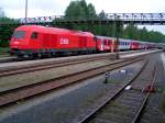 2016 063-6 schiebt REX5970 nach Braunau/Inn;090430