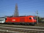 Die 2016 034 am 15.03.2008 mit einem  REX bei der Ausfahrt aus dem  Wiener Sdbahnhof.