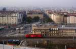 2016 026 fhrt am 04.11.2011 als Lokzug am ehemaligen Stellwerk des Wiener Sdbahnhofes vorbei in Richtung Wien Meidling.