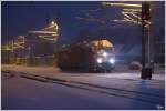 2016 079 fhrt zur blauen Stunde durch den Bahnhof Zeltweg. 
17.1.2013