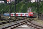 Am 30.8.2009 war der Hauptbahnhof in Bratislava Ausgangspunkt fr meine
Zugfahrt nach Odessa via Tchob und Lviv. Mein mitfahrender Freund kam mit
diesem Zug aus sterreich an. Der Zug mit der BB 2016.008 fhrt hier 
als letzten Wagen bereits unseren Kurswagen russischer Bauart fr unsere 
Fahrt durch die Ukraine mit. Wir durften diesen Wagen aber erst hinter der slowakischen Grenze benutzen.  