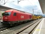 2016 089-2 mit einem Gleisbauzug am 15.7.2013 im Bahnhof Zeltweg.