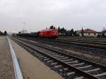 2016 038-9 durchfährt mit Güterzug den Bhf. Wieselburg; 160204