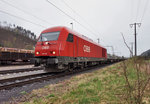 2016 056-1 mit einer weiteren Ladung Betonschwellen, am 9.4.2016 bei einem Aufenthalt in Möllbrücke-Sachsenburg.