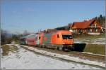 RTS 2016.905 fhrt mit ihrem R 4371 von Graz nach Wies-Eibiswald durch die schne Weststeiermark (hier kommen Holzhuser her, die herausstechen! ;-)) bei Hollenegg, 27.12.2010