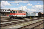 2043.037 der ÖSEK stand am 14.5.2017 mit einem Bauzug im Bahnhof Knittelfeld.