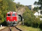 2043.24 fhrt gerade als EZ 6996 in Stein/Mautern ein (24.9.2007) 