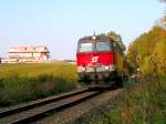 2043 029-4 ist mit R 5990 am Weg Richtung Braunau; 071010