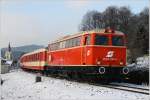 2043 005 mit Schlieren bei der Abschiedfahrt auf der Donauuferbahn von Linz nach Spitz.