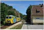 Vorsicht Wachau! Fr diese Bilder bernehm ich keine Haftung *gg* Es musste aber mal sein... 2043.24 mit dem R6102 (Krems-Emmersdorf), bei Krems/Stein, 14.8.2011