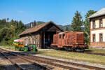 St. Aegyd am Neuwalde. Seit Fahrplanwechsel 2009/2010 ist der Personenverkehr auf der Traisentalbahn nach St. Aegyd am Neuwalde eingestellt.
Der Verein OECD (�sterreichischer Club f�r Diesellokgeschichte) k�mmert sich um den Erhalt und Weiterbetrieb der Strecke.
Am 16.08.2026 fanden Sonderfahrten mit 2067.12 und 2045.01 statt. Die 2045.01 unternimmt hier die ersten Meter an besagtem Tag und rollt aus dem Lokschuppen.
