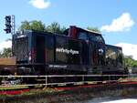 2048 001-9 (LadyOne) von safety4you wartet im Bhf. Ried auf die Weiterfahrt; 260823