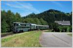 Sonderzug SR 19815 von Leoben nach St. Paul im Lavanttal am 10.8.2008 bei der Durchfahrt der aufgelassenen Haltestelle Taxiwirt.
