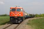 BB 2050.09 vor dem SR 14346 als NLB-Osterzug am 21.April 2014 kurz nach Hohenau an der March.