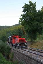 BIF 2062 053-1 mit dem ÖBB 902 589 Dienstgutwagen (UIC-Nummer: A-BIF 40 81 9405 605-2 Materialwagen) am 23.Juli 2019 in der Ladestelle Waldmühle.