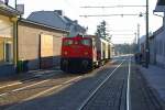 BIF 2062 053-1 am 22.Jänner 2016 mit dem S 142 in der Feldgasse in Guntramsdorf.