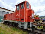 Die Diesellokomotive 2067 102-0 ist hier im Lokpark in Ampflwang zu sehen.