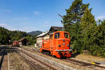 St. Aegyd am Neuwalde. Seit Fahrplanwechsel 2009/2010 ist der Personenverkehr auf der Traisentalbahn nach St. Aegyd am Neuwalde eingestellt.
Der Verein OECD (�sterreichischer Club f�r Diesellokgeschichte) k�mmert sich um den Erhalt und Weiterbetrieb der Strecke.
Am 16.08.2026 fanden Sonderfahrten mit 2067.12 und 2045.01 statt. Am Bild hat die 2067.012 soeben den Personenzug an die 2045.01 abgegeben und rollt in der Lokschuppen zur Pause.