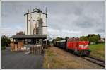 2067 001-4 bei der Ankunft in Bad Radkersburg als Sdz R 16685. In Bad Radkersburg musste der Zug vorziehen, um Platz fr den Planpersonenzug zu machen. Hier endet auch die Strecke der Radkersburger Bahn. Die Brcke ber die Mur nach Slowenien wurde ein paar Tage nach Ende des zweiten Weltkrieges leider gesprengt und nie mehr errichtet.