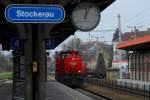 In Stockerau ist es bereits fnf nach zwlf. Kleine Impression mit 2070 066 vom 16.11.2008.