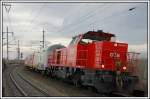 2070 071 mit einem Hilfszug nach der berquerung der Donau in der Wiener Lobau am 9.12.2006. Durch die geringe Brennweite entstand in der Lokfront zwangslufig eine leichte Bewegungsunschrfe.