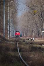 Ein Tankzug bespannt mit der 2016 087 ist gerade auf dem Weg ins das OMV Tanklager in der Lobau.