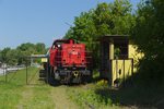 2070.054 bei der Ausfahrt aus dem Tanklager bei Korneuburg. (06.05.2016)