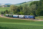 Mit der regiobahn durch das beschauliche Weinviertel.  Nostalgieexpress Leiser Berge , am 03.06.2017 bei Naglern.