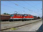 Diesellok 2143 064 und E-Lok 1142 694 im Bahnhof Zeltweg 19.07.2007