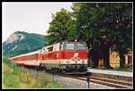 2143 013 erreicht am 10.09.1996 mit einem Regionalzug den Bahnhof Scheiblingkirchen - Warth.