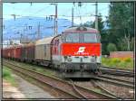 Dieselloks 2143 044 + 64 fahren mit einem Holzzug von Zeltweg nach Pöls 17.08.2007