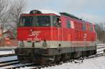 Staudenbahn mit der 2143 006-1 fhrt in Hagenow vom Abstellgleis auf das Hauptgleis. 26.03.2008