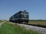 Der heutige Sonderzug auf der Landesbahn zwischen Korneuburg war die grne 2143 040-0. (zwischen Stetten und Harmannsdorf, 01.08.09)