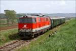 2143 038 mit REX 7389 auf der Fahrt von Ernstbrunn nach Korneuburg. Wetzleinsdorf 2.5.2010