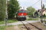 2143 073-1 mit SREX 16012  Reblaus-Express  am 31.Juli 2010 kurz vor der Hst.