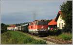 2143 062 mit dem NEX Leiser Berge am 15.9.2013 bei der Ausfahrt aus Karnabrunn aufgenommen.