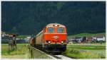 Die blutorange 2143.035 rollt mit dem Leerzug 63515 von Pöls nach Zeltweg. Aichdorf 17.6.2014 