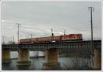 ER 2524  Istropolitan  bespannt mit 2143 073, von Wien ber Marchegg nach Bratislava hl.st., aufgenommen in der Wiener Lobau am 28.1.2007. (altes Bild entfernt, da ich es meiner Meinung nach zu stark nachgeschrft habe.)