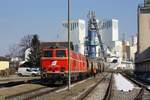 NLB - Tandem 2143 070-7 und 2143.56 mit dem SLGAG 97415 am 25.Februar 2018 im Bahnhof Ernstbrunn.