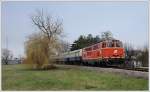 2143.21 der Wiener Lokalbahnen AG, am Karsamstag des Jahres 2013 fr eine Fotofahrt mit BB Pflatsch versehen, aufgenommen in Simmering auf dem Weg zum Alberner Hafen in der Wiener Freudenau am