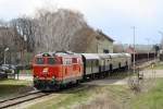 NLB 2143 070-7 fährt am 06.April 2015 mit dem SR 14517 aus dem Bf.